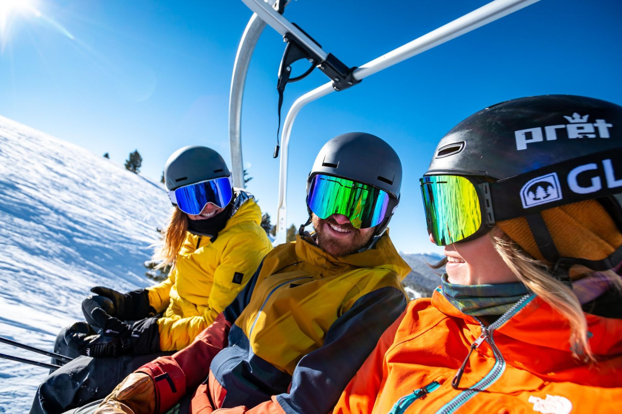 Winter is here! Calling all ski, snowboard and snow reporters!